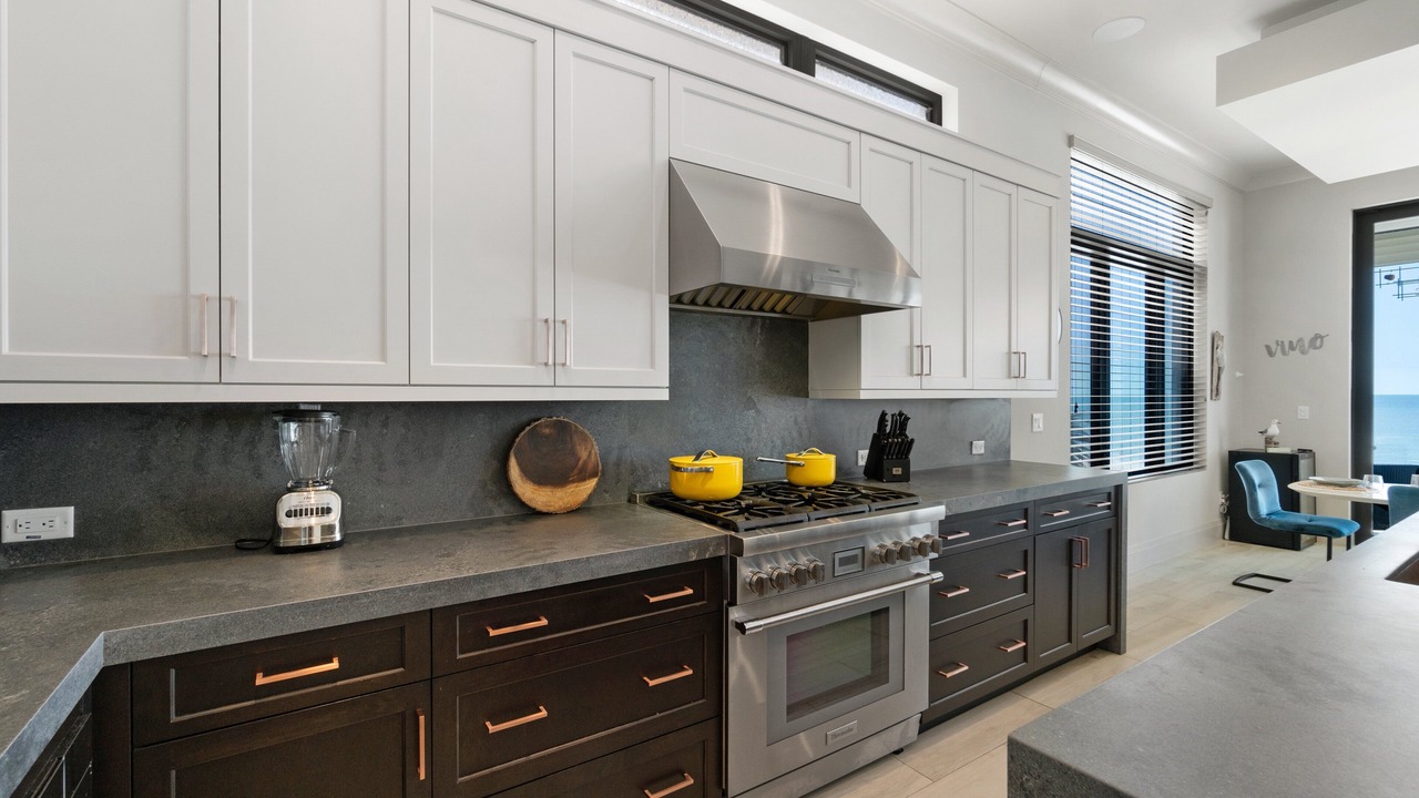 Photo of Kitchen in Mid Island