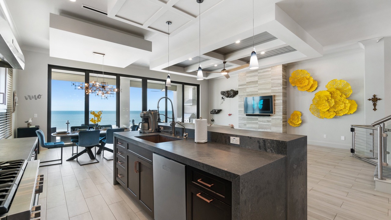 Photo of Kitchen in Mid Island