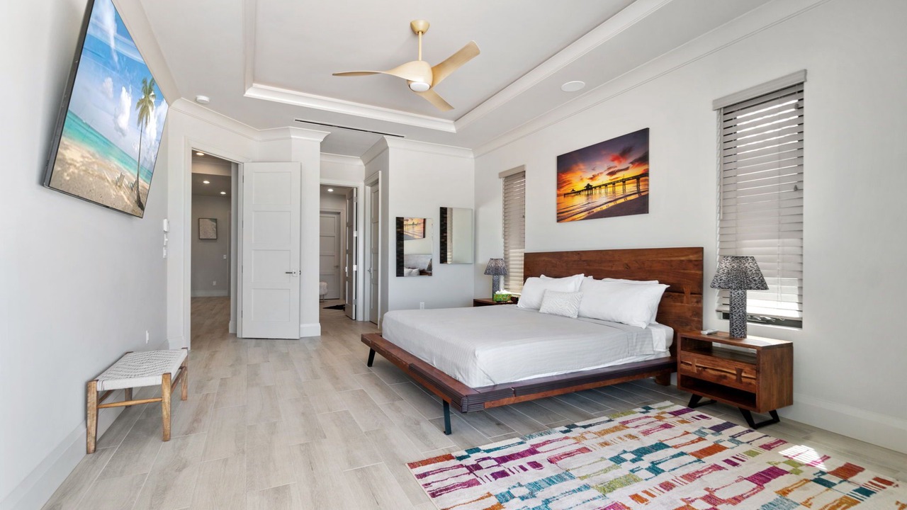 Photo of Bedroom in Mid Island