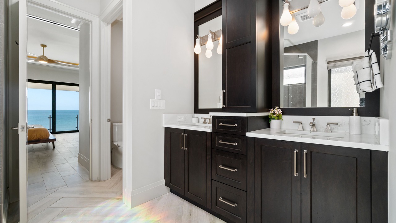 Photo of Bathroom in Mid Island