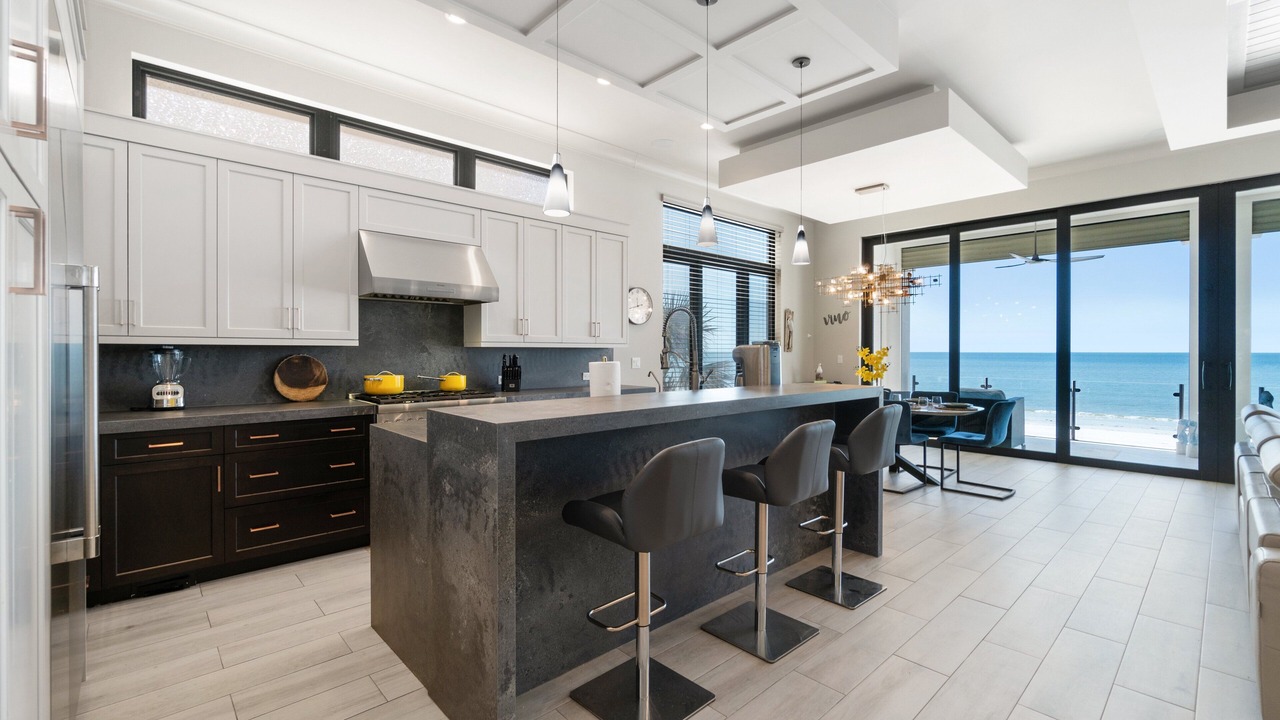 Photo of Kitchen in Mid Island