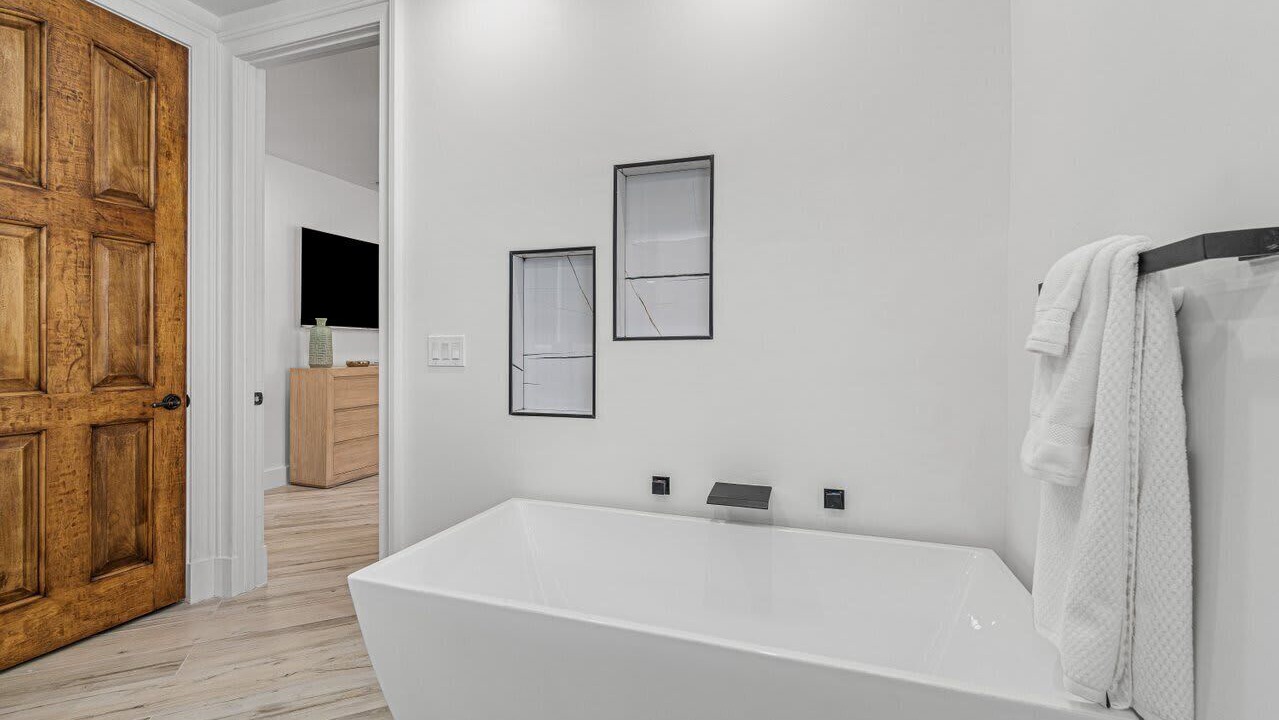 Photo of Bathroom in Poiciana Park II