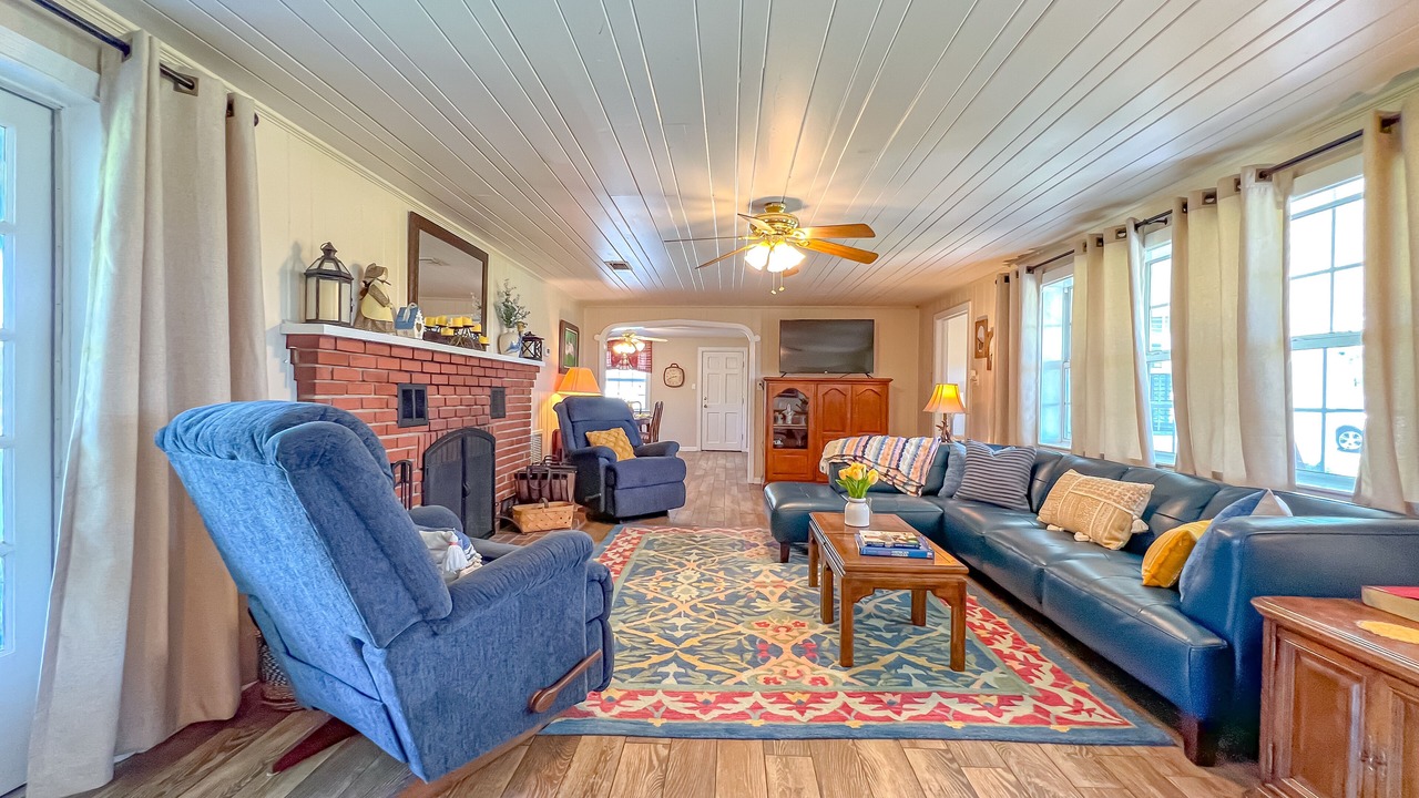 Photo of Livingroom in Clarksville