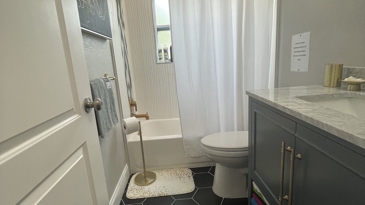 Photo of Bathroom in Seminole