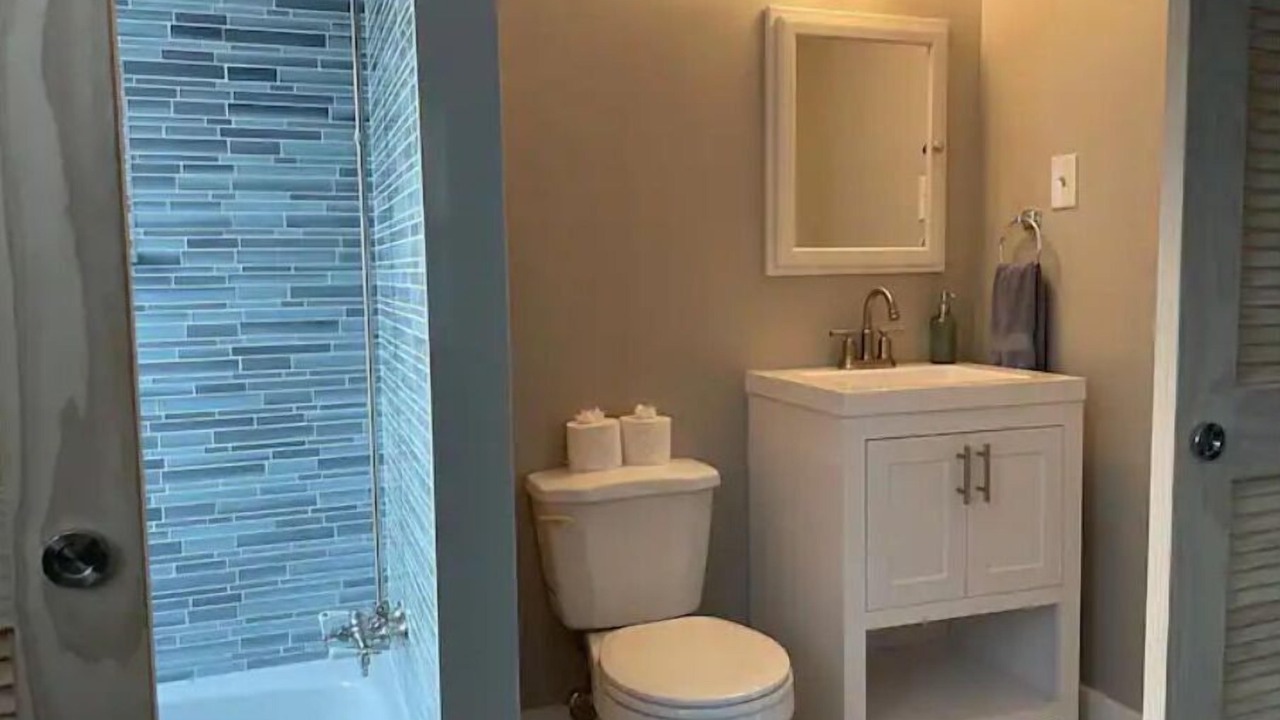 Photo of Bathroom in Indian Beach Sapphire Shores