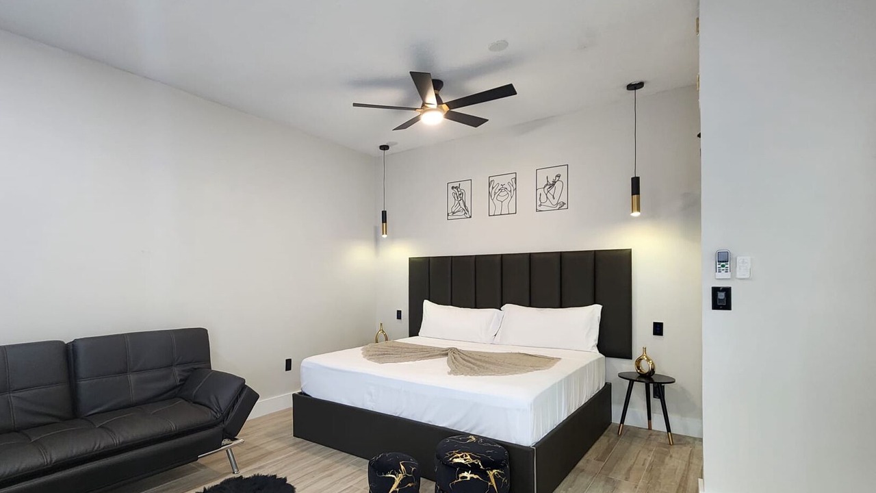 Photo of Bedroom in Town N County Park