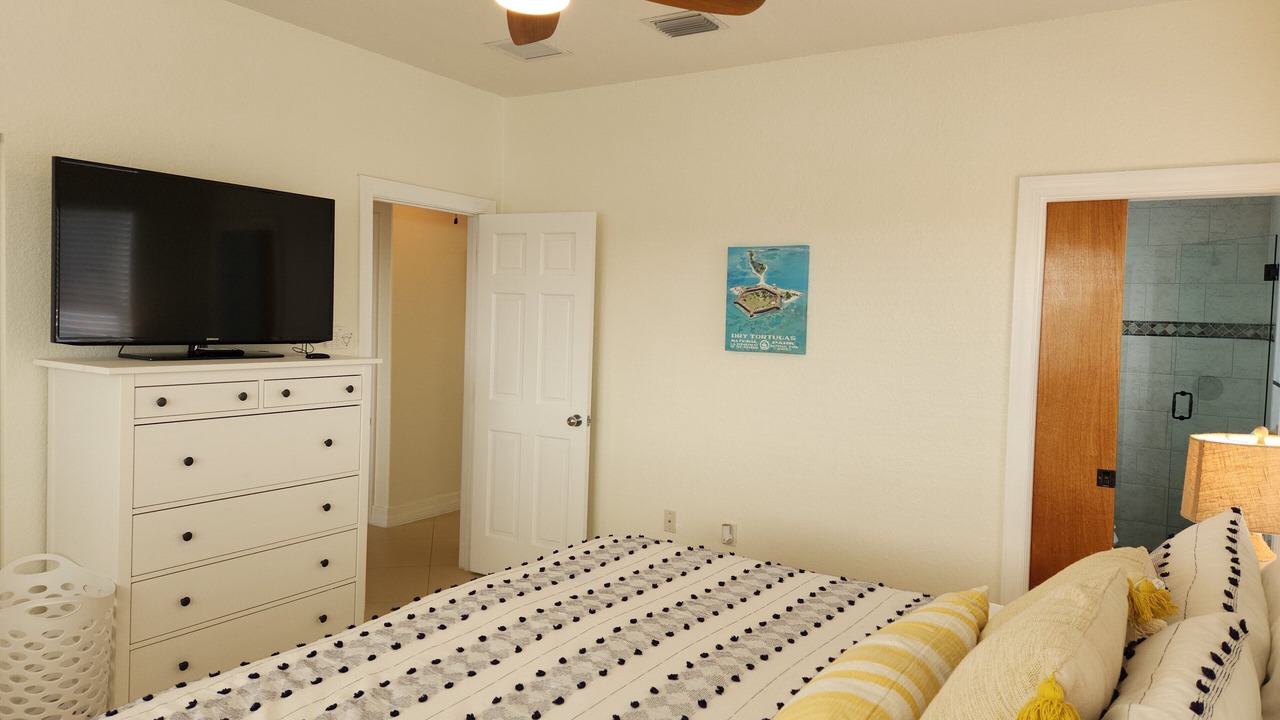 Photo of Bedroom in Cross Key Waterways