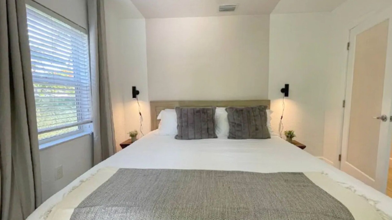 Photo of Bedroom in Royal Poinciana