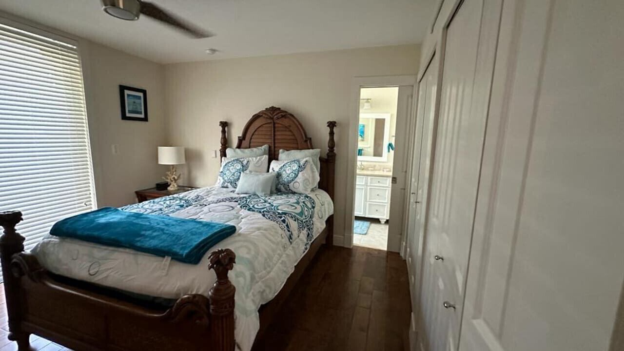 Photo of Bedroom in Indian Waterways