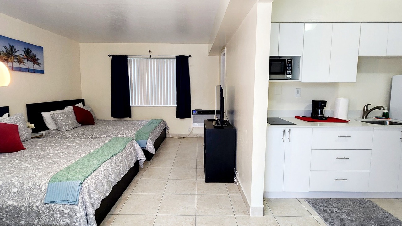 Photo of Bedroom in Royal Poinciana