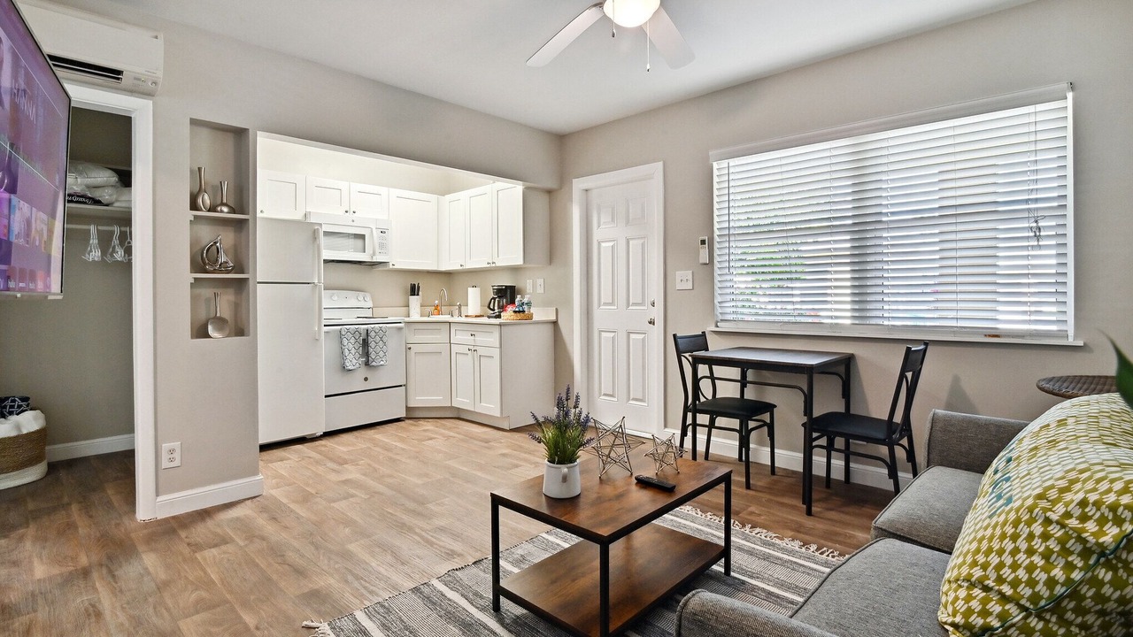 Photo of Livingroom in Palm Beach Shores