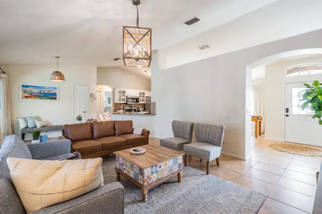 Photo of Livingroom in Boyette Springs