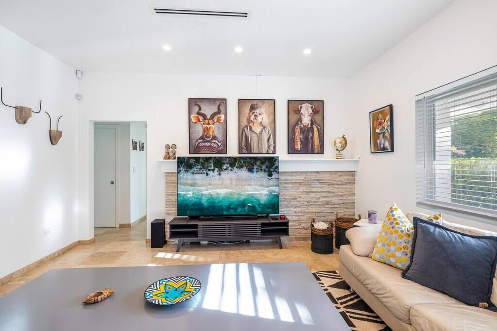 Photo of Livingroom in Biscayne Park