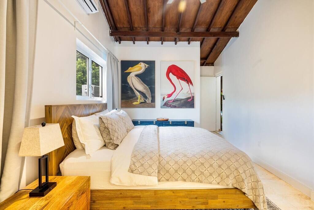 Photo of Bedroom in Biscayne Park
