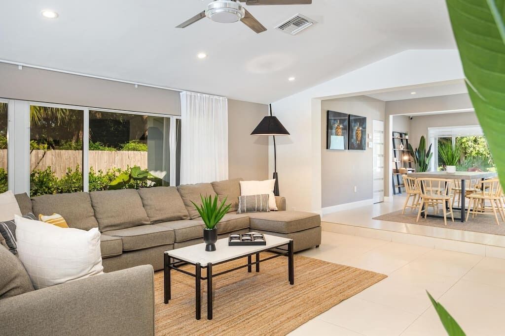 Photo of Livingroom in Biscayne Park