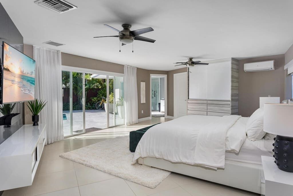 Photo of Bedroom in Biscayne Park