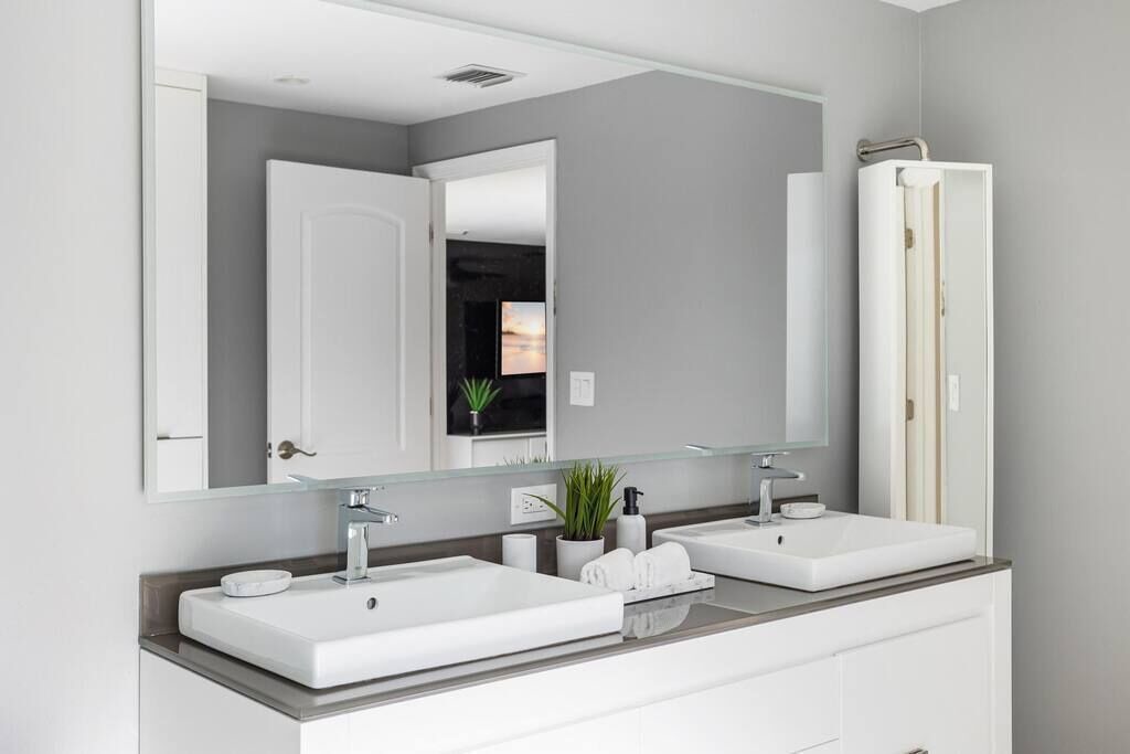 Photo of Bathroom in Biscayne Park