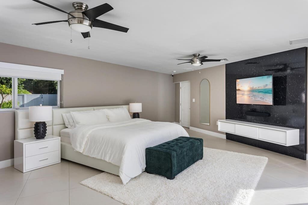 Photo of Bedroom in Biscayne Park