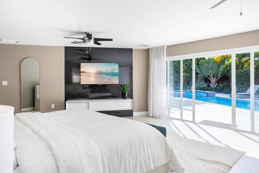 Photo of Bedroom in Biscayne Park
