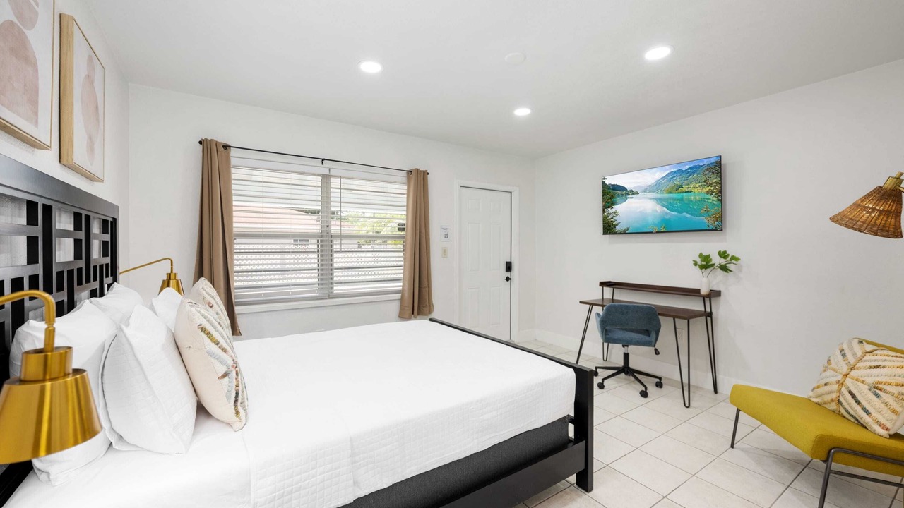 Photo of Bedroom in Northeast Miami