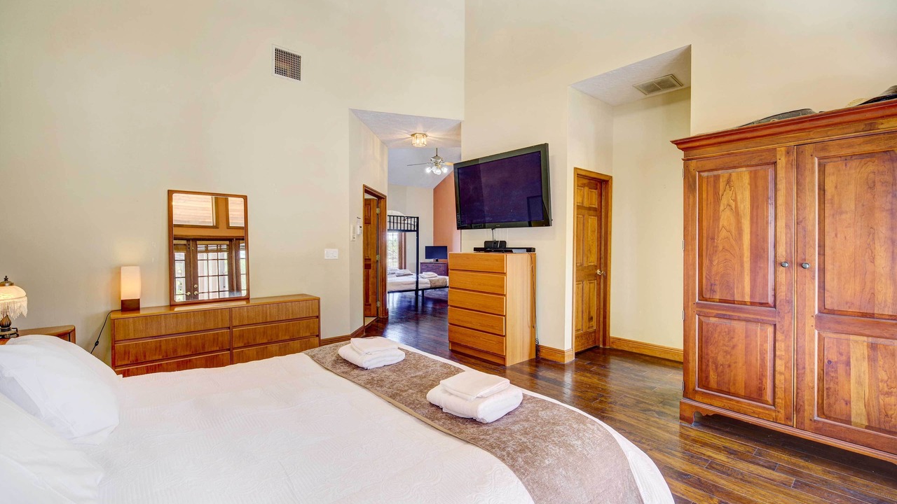Photo of Bedroom in Tropic