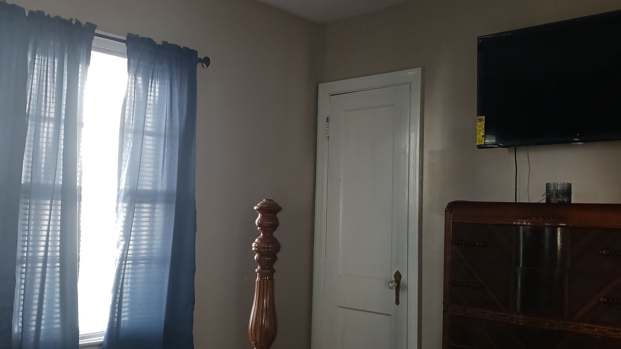 Photo of Bedroom in Midfield