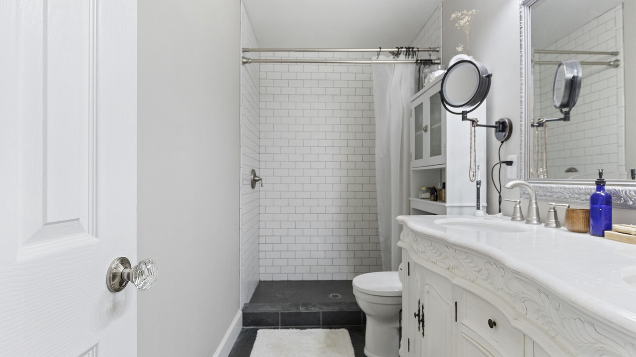 Photo of Bathroom in Crawfordville