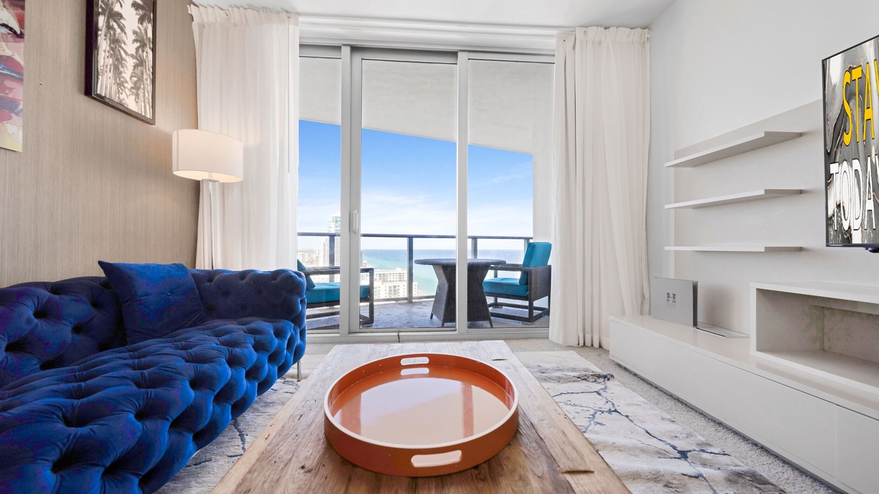 Photo of Livingroom in Hallandale Beach