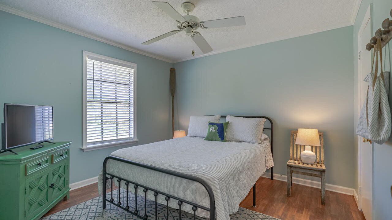 Photo of Bedroom in Edgewater