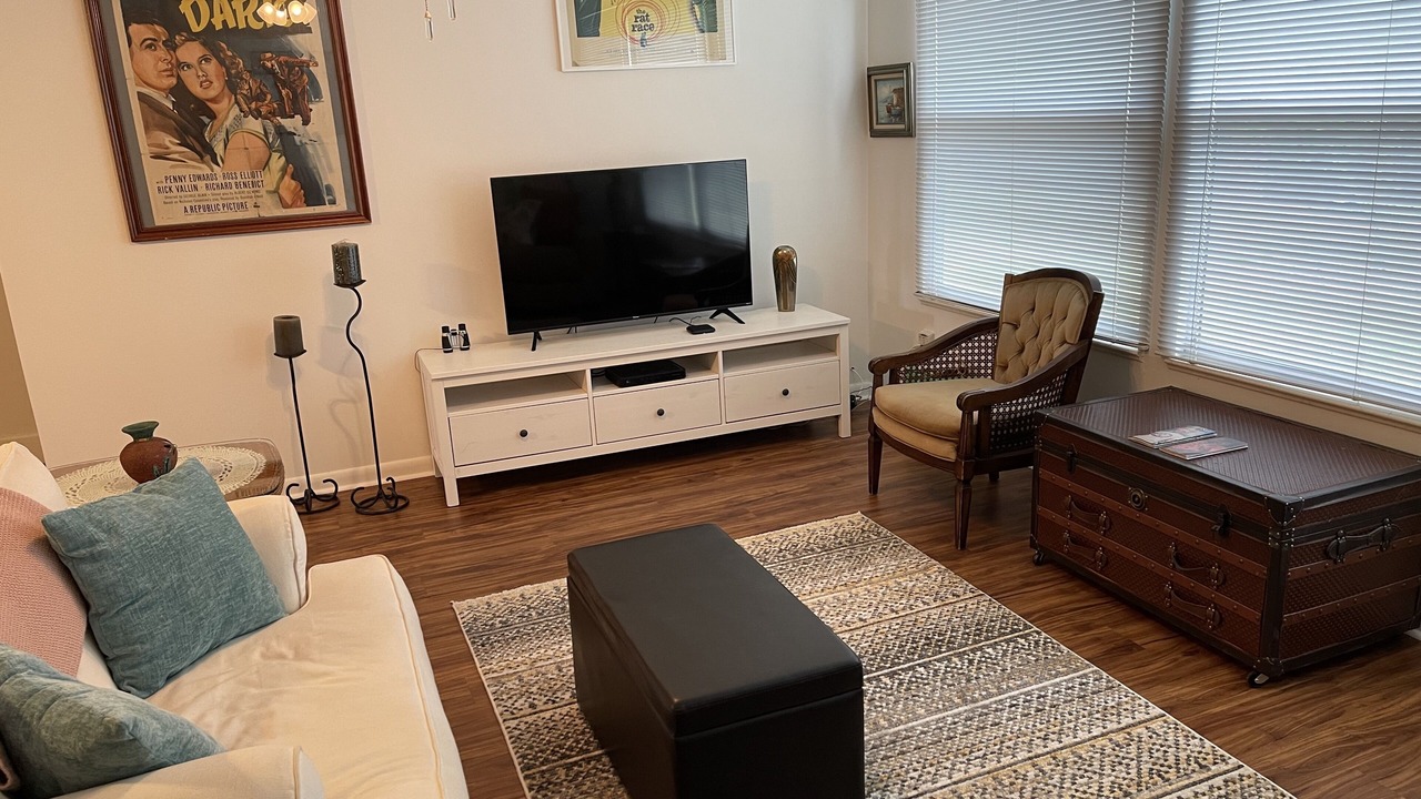 Photo of Livingroom in Sylvan Shores
