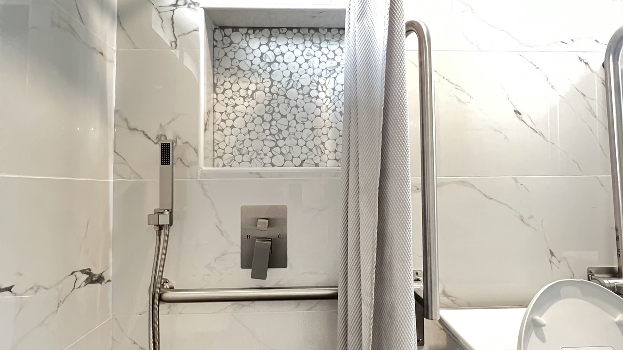 Photo of Bathroom in Gulf Breeze