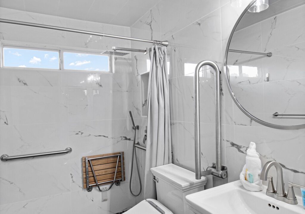Photo of Bathroom in Gulf Breeze