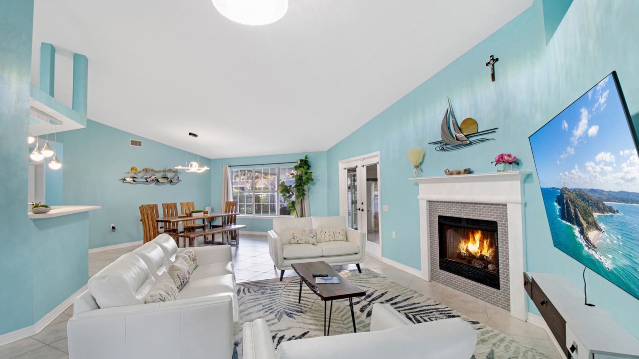 Photo of Livingroom in Gulf Breeze