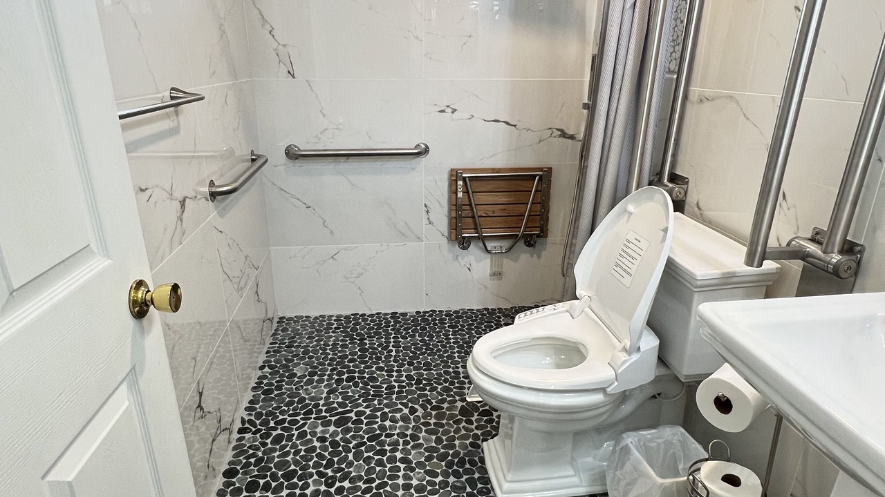 Photo of Bathroom in Gulf Breeze