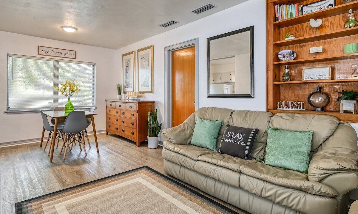 Photo of Livingroom in Palatka