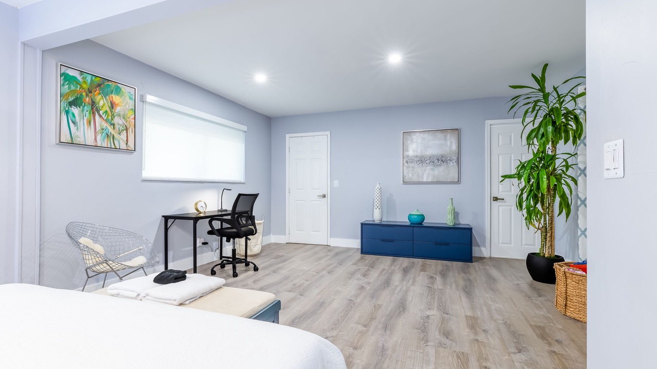 Photo of Bedroom in Hallandale Beach