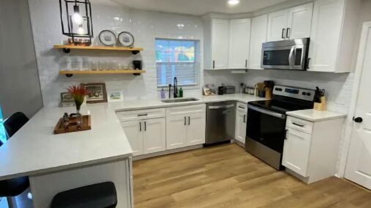 Photo of Kitchen in Bearss Plaza