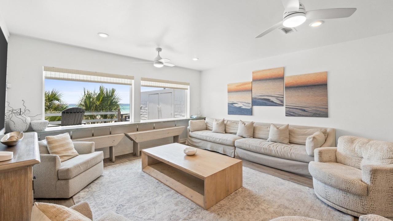Photo of Livingroom in Laguna Beach Estates
