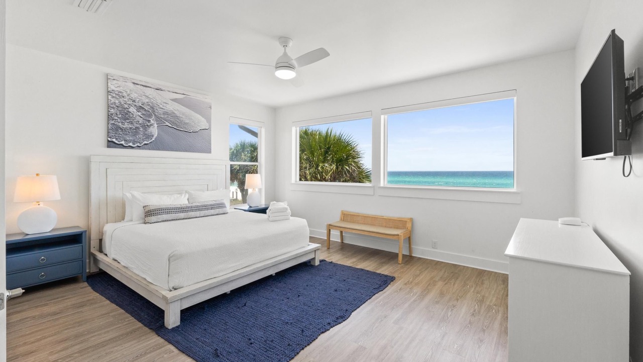 Photo of Bedroom in Laguna Beach Estates