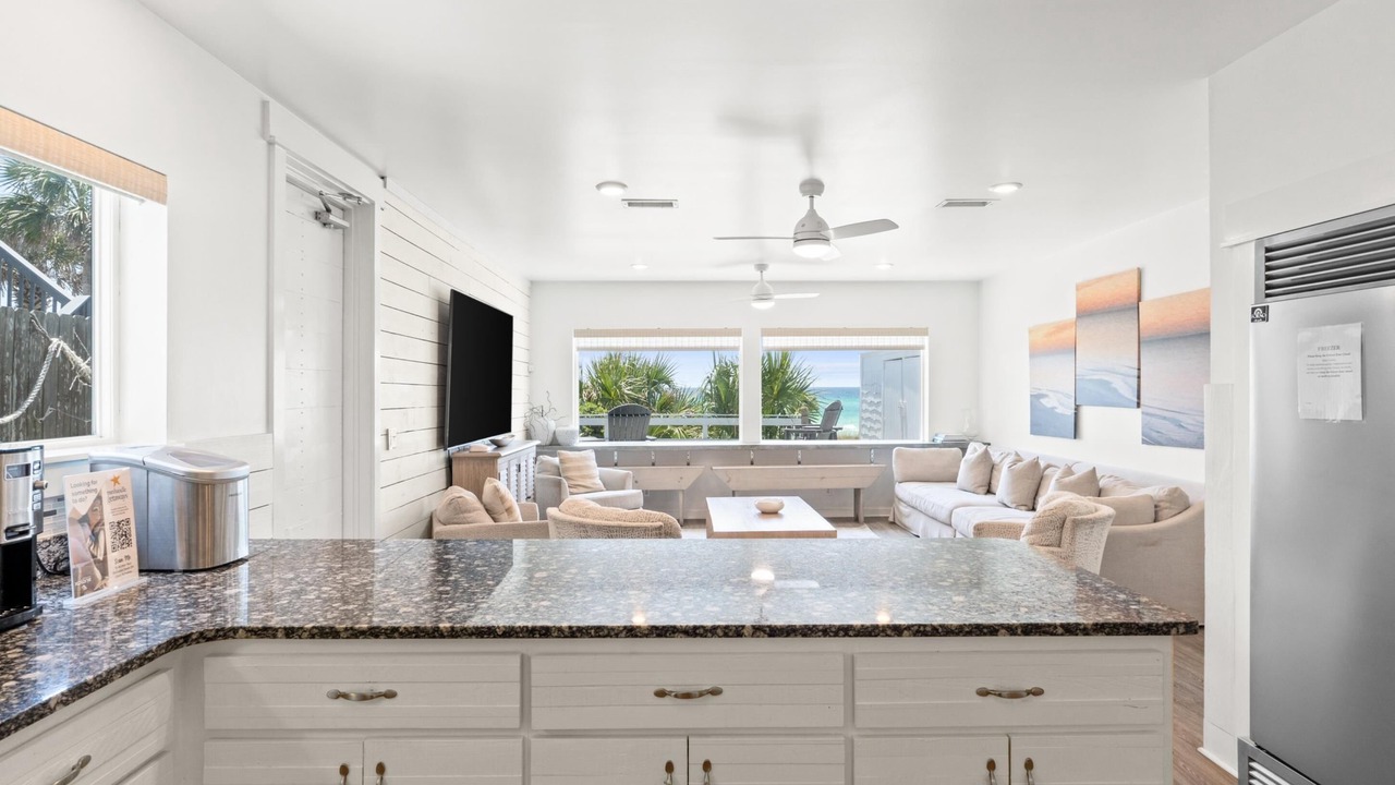 Photo of Kitchen in Laguna Beach Estates
