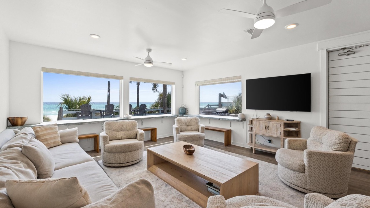 Photo of Livingroom in Laguna Beach Estates