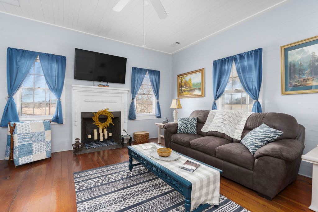 Photo of Livingroom in Eclectic