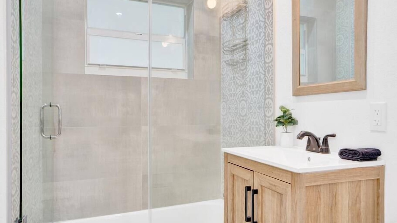 Photo of Bathroom in North Andrews Gardens