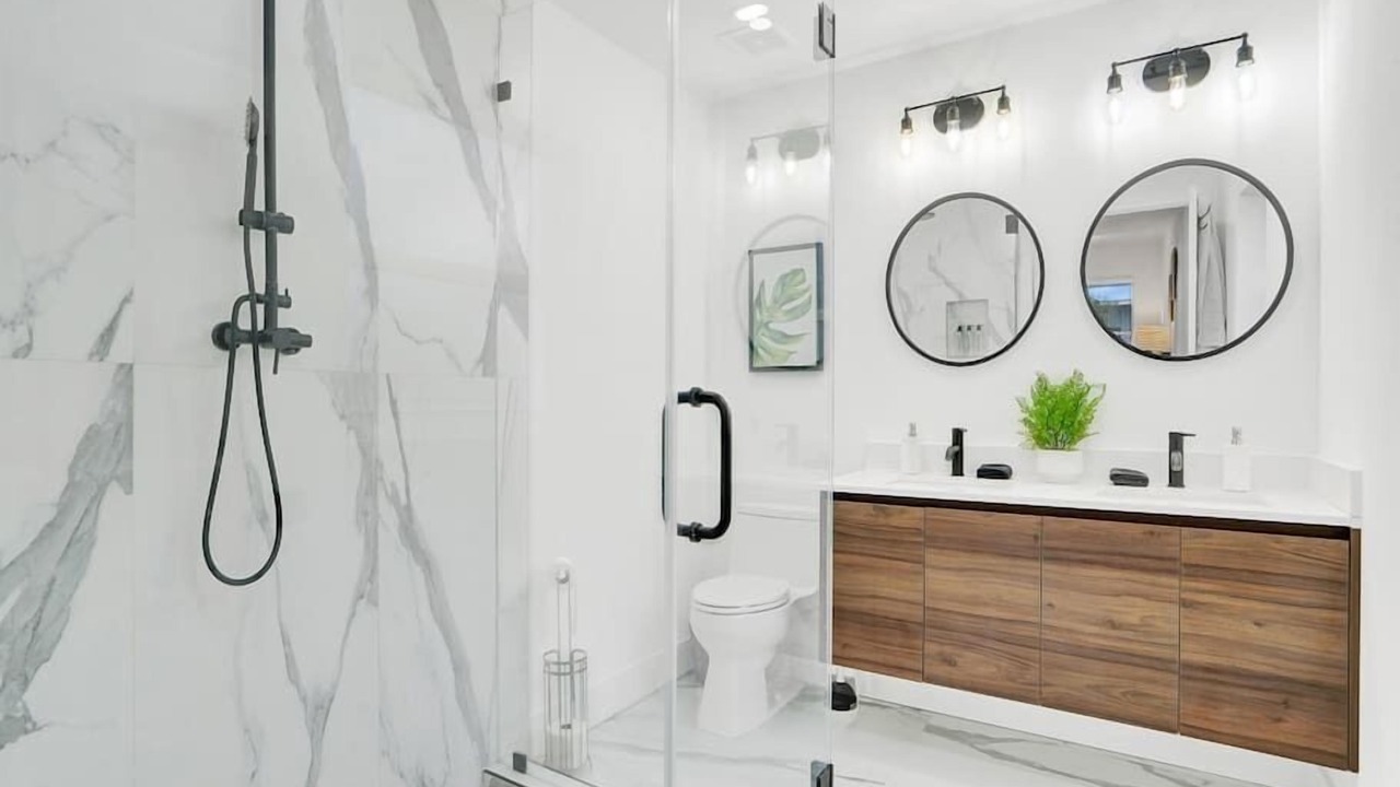 Photo of Bathroom in North Andrews Gardens
