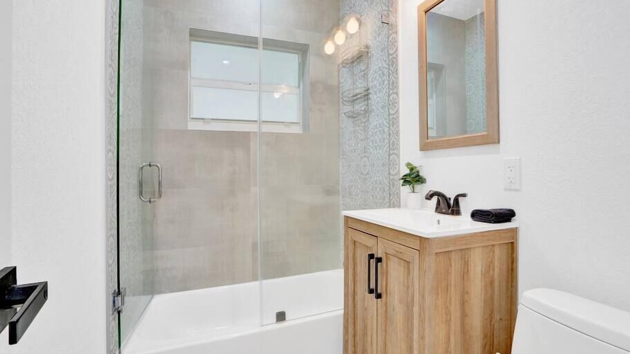 Photo of Bathroom in North Andrews Gardens