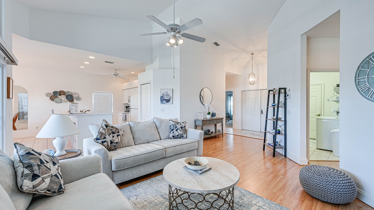 Photo of Livingroom in Falcons Glen
