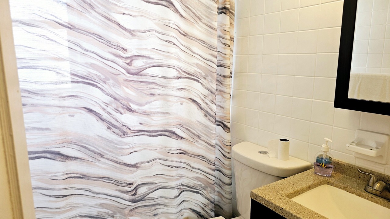 Photo of Bathroom in Biscayne Park