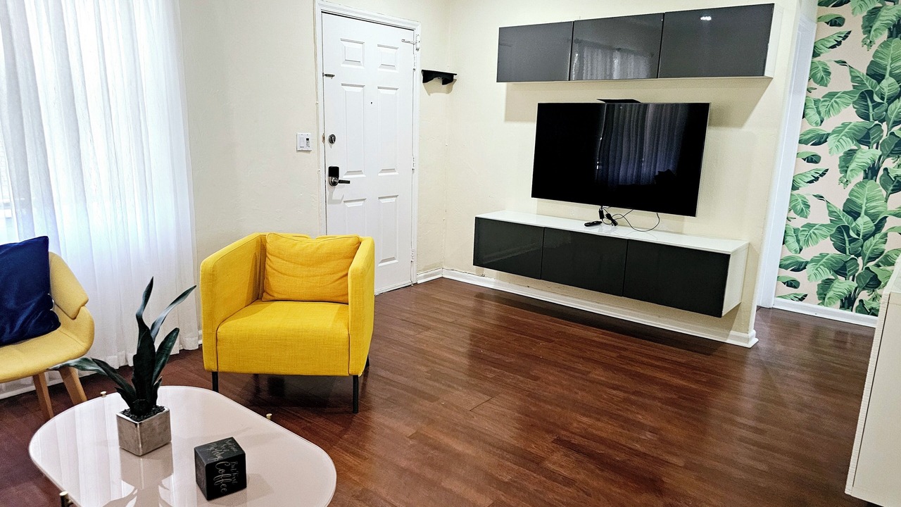 Photo of Livingroom in Biscayne Park