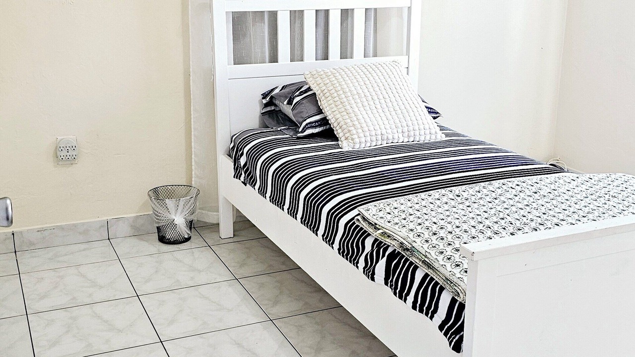 Photo of Bedroom in Biscayne Park
