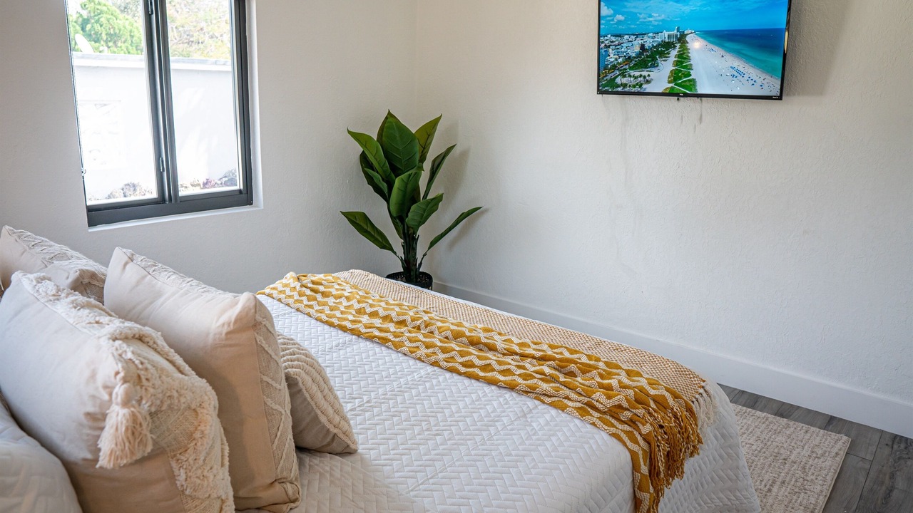Photo of Bedroom in Golden Glades